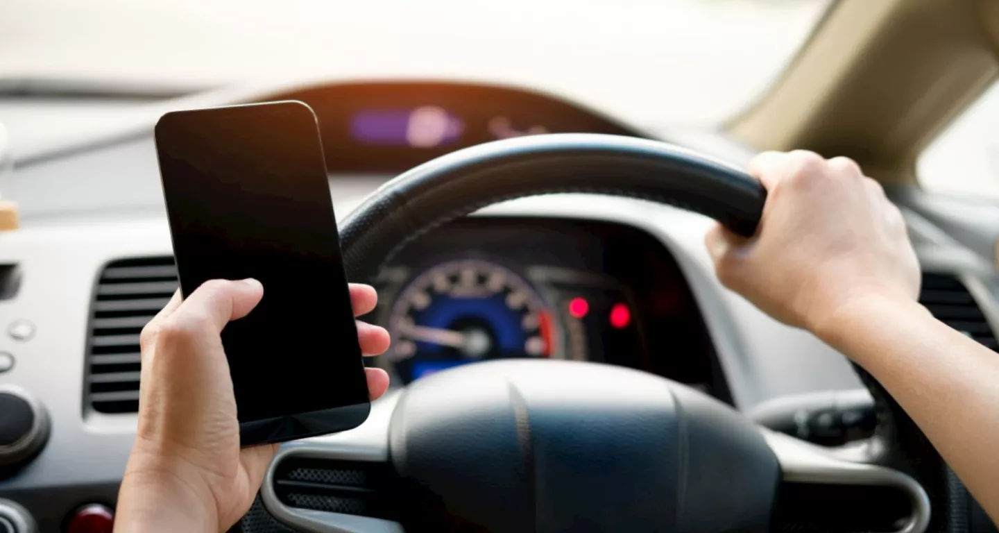 Does New Jersey Allow Cellphone Use While Driving?